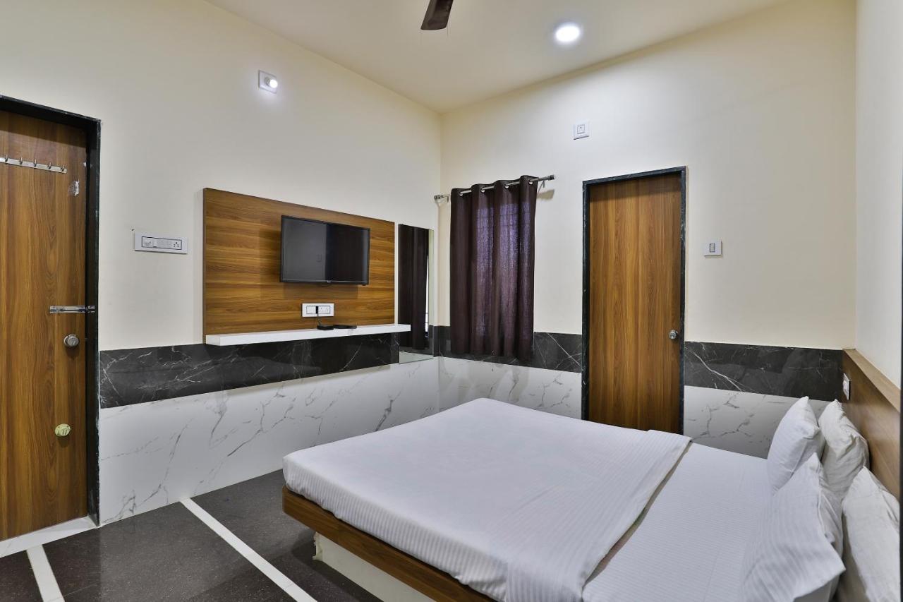 Spot On 37366 Hotel Mahalaxmi Dwārka Exteriér fotografie