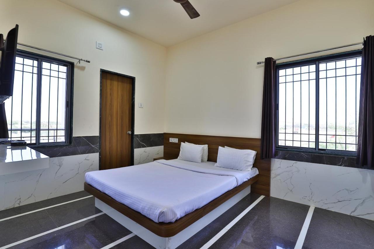 Spot On 37366 Hotel Mahalaxmi Dwārka Exteriér fotografie