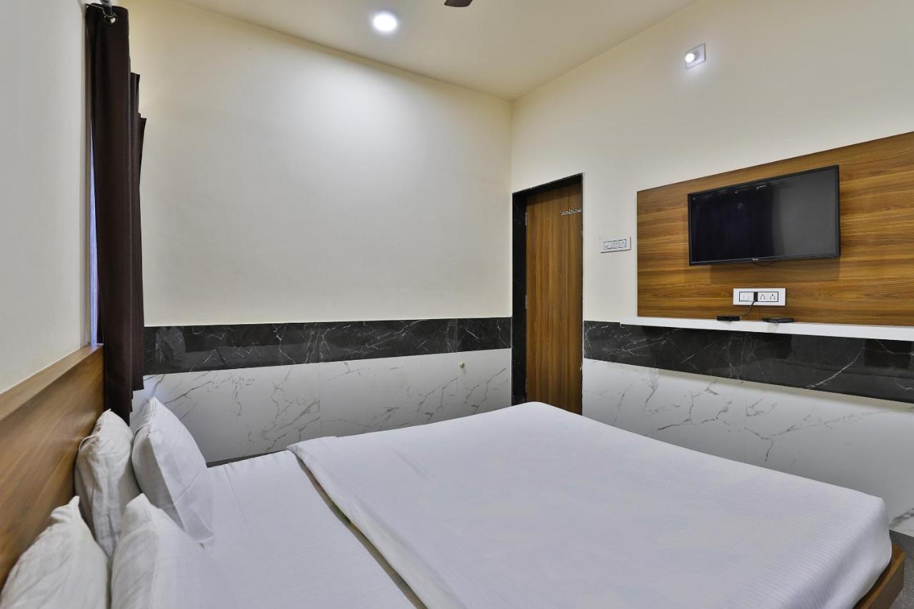 Spot On 37366 Hotel Mahalaxmi Dwārka Exteriér fotografie
