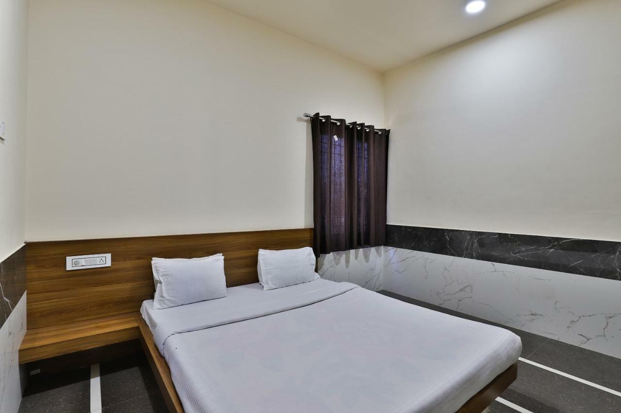 Spot On 37366 Hotel Mahalaxmi Dwārka Exteriér fotografie